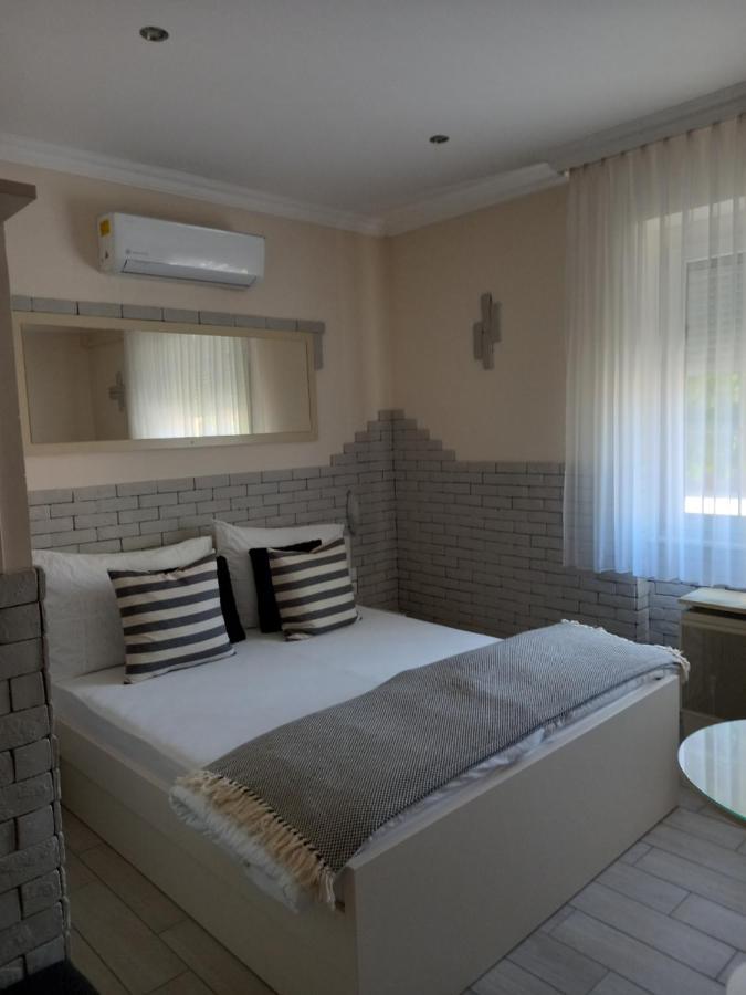 مبيت وإفطار Pápa Viola Vendeghaz المظهر الخارجي الصورة