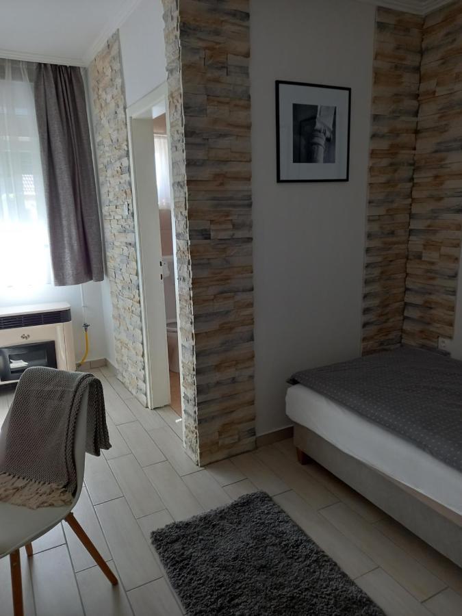 مبيت وإفطار Pápa Viola Vendeghaz المظهر الخارجي الصورة